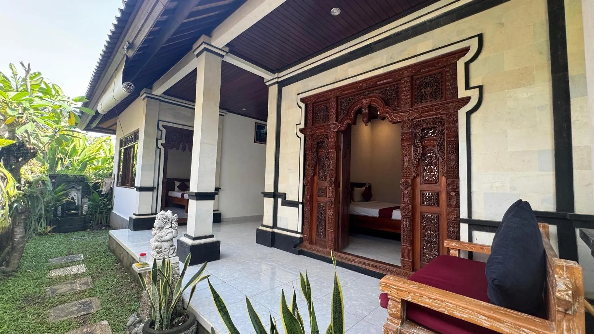 Vina Guest House Ubud   Ubud (Bali)